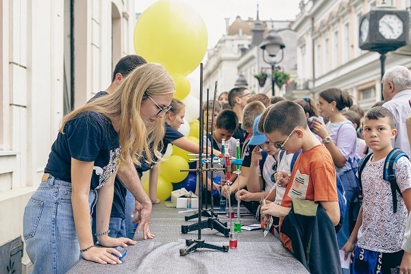 Nauka osvetljava ulice širom Srbije